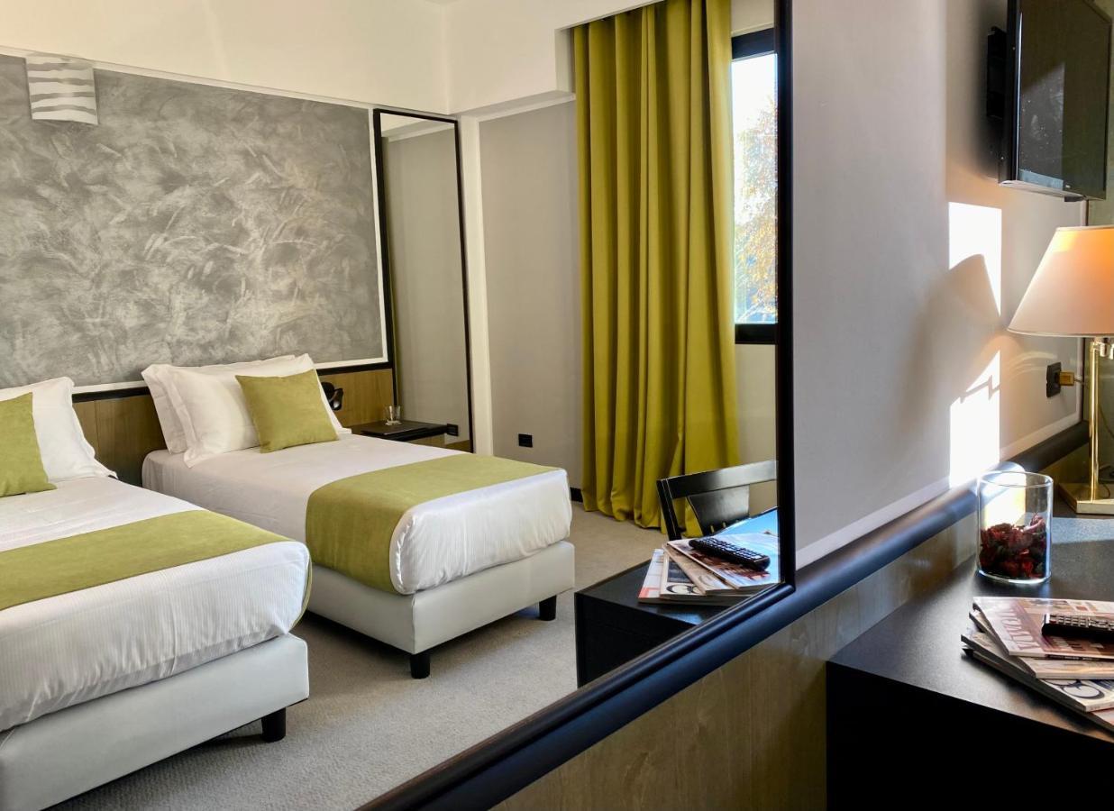 Hotel Gardenia Fiera Cermenate Luaran gambar